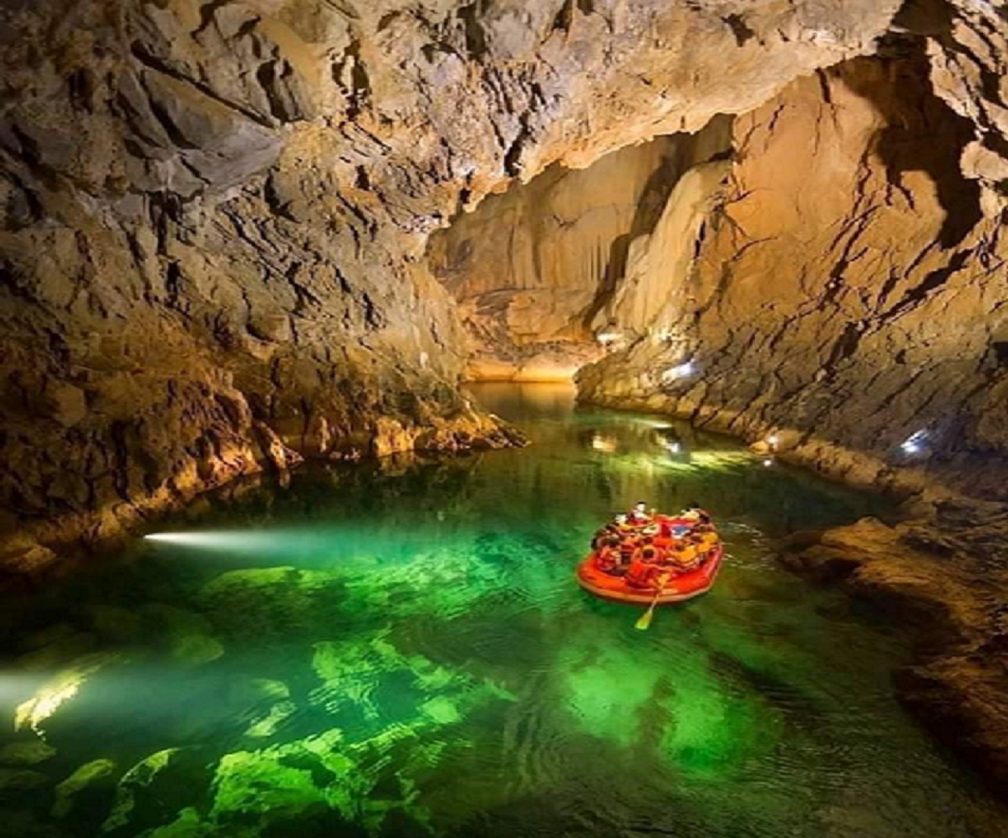 ##GOLDWİEGEHÖHLE